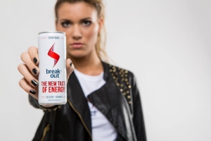 break-out-the-new-taste-of-energy-drink-red-fruit-guarana-can-girls